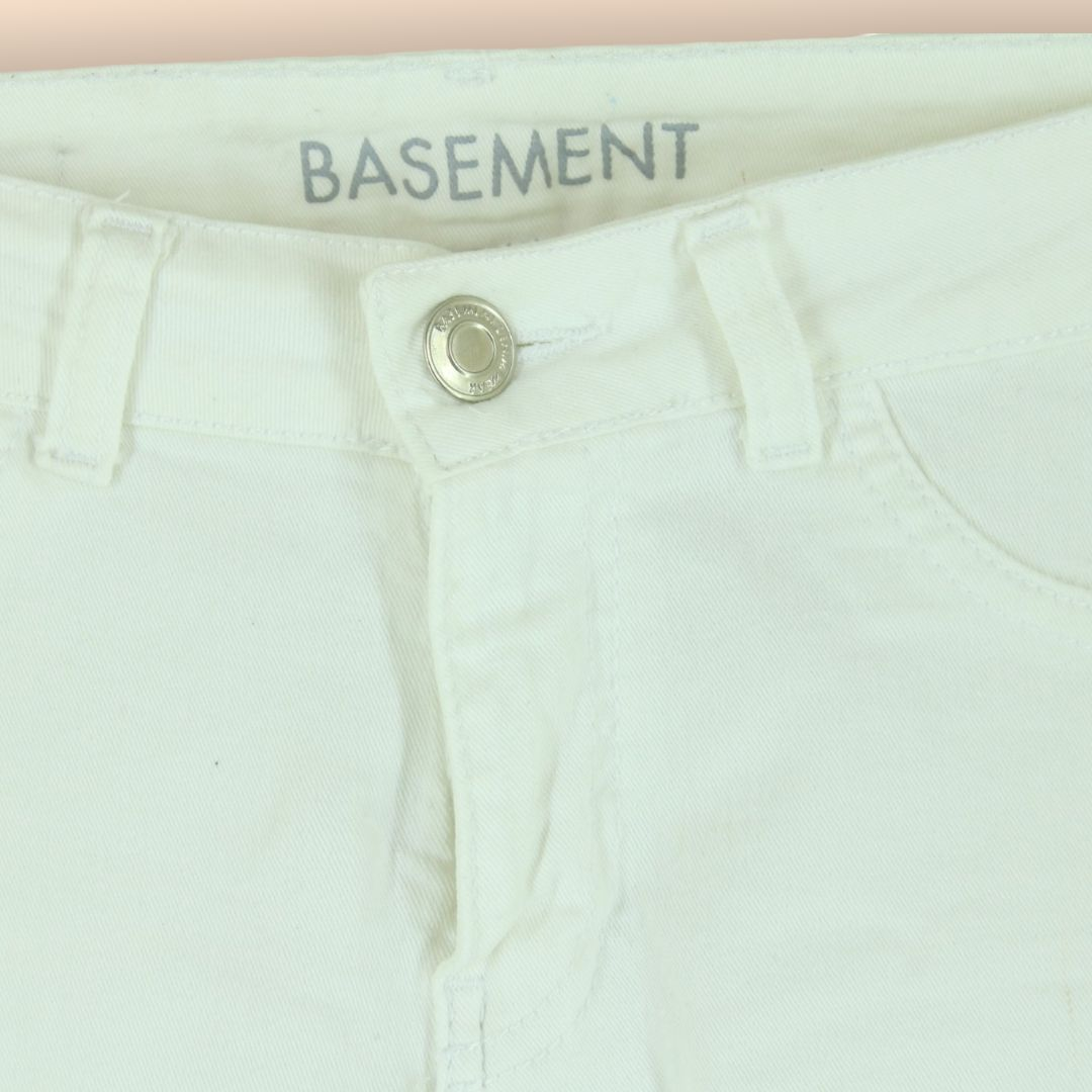 Jeans Basement